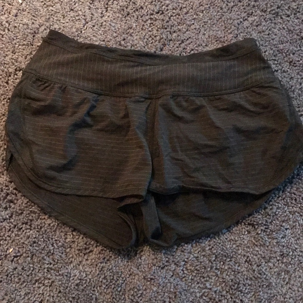 Lululemon dark green shorts size 4